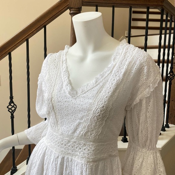 NWT LOVE SAM Vivienne Eyelet Dress, Multiple Sizes - Picture 4 of 9